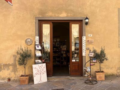 Centro restauro carte antiche Volterra