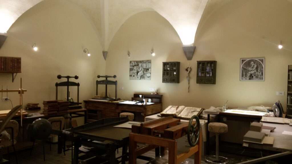 Centro restauro carte antiche: il laboratorio