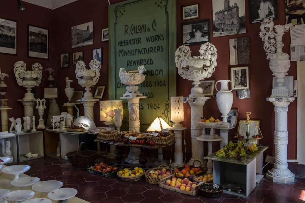 la bottega, con vendita diretta di Rossi alabastri
